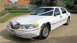 Lincoln Cartier Town Car Wedding car. Click for more information.