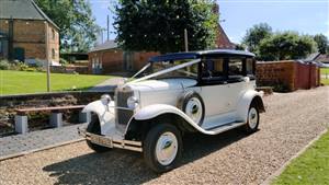 Heritage Burghwallis Wedding car. Click for more information.