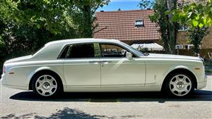 Rolls Royce Phantom Wedding car. Click for more information.