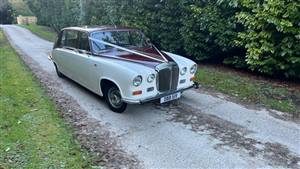 Daimler DS420 Wedding car. Click for more information.