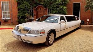 Lincoln Town Car Wedding car. Click for more information.
