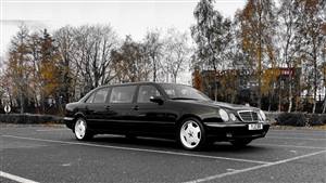 Mercedes,Limousine,Black
