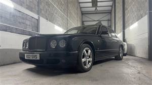 Bentley Arnage Wedding car. Click for more information.