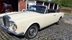 Rolls Royce Corniche Convertible Wedding car. Click for more information.