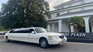 Lincoln Towncar Wedding car. Click for more information.