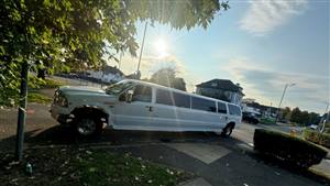 Ford Excursion XLT Wedding car. Click for more information.