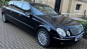 Mercedes Limousine Wedding car. Click for more information.