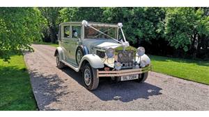 Imperial Viscount 1930s Limousine Wedding car. Click for more information.