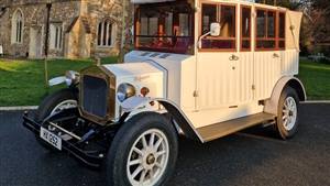 Fleur-de-lis Belgravia Wedding car. Click for more information.