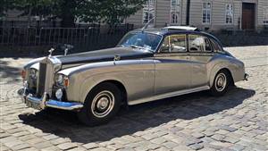 Rolls Royce Silver Cloud III Wedding car. Click for more information.