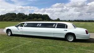 Ford Lincoln Towncar  Wedding car. Click for more information.