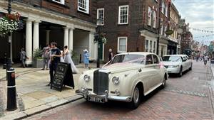 Bentley S1 Wedding car. Click for more information.